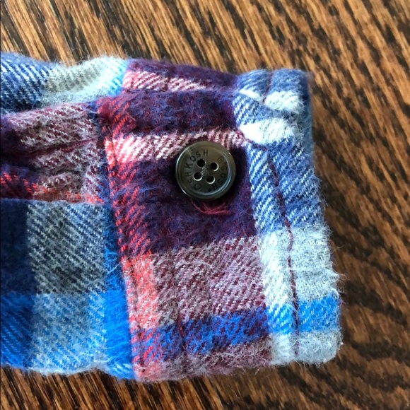 Flannel button down shirt and mittens - Picture 5 of 7